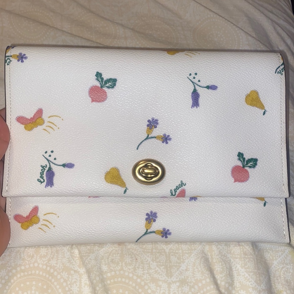 Coach Clutch Turnlock with Garden Print , Ivory color with floral print Leather